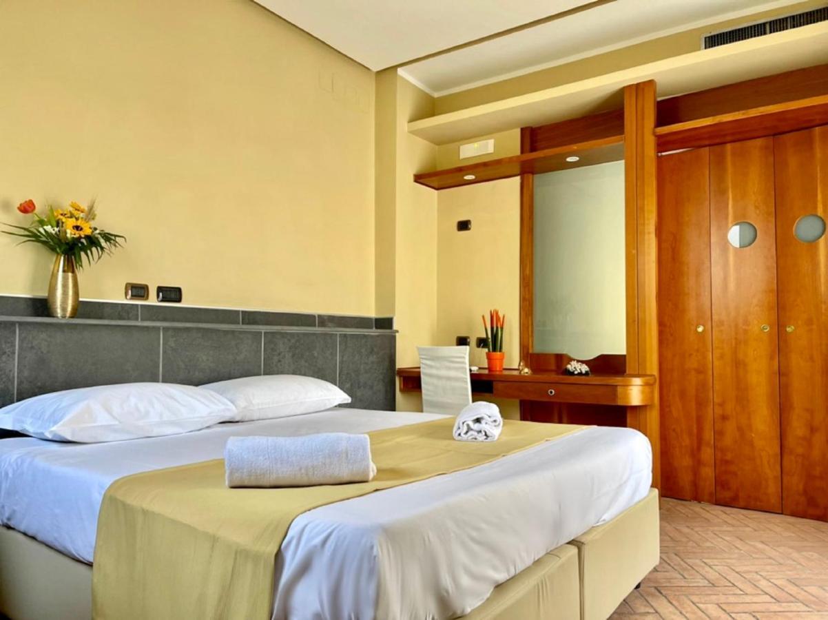 Hotel Suite Ares Neapol Exteriér fotografie