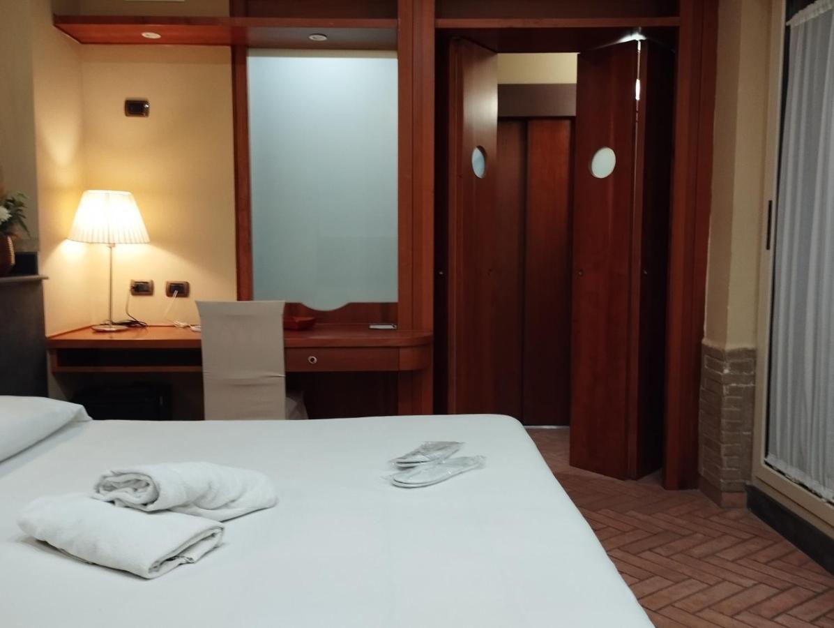 Hotel Suite Ares Neapol Exteriér fotografie